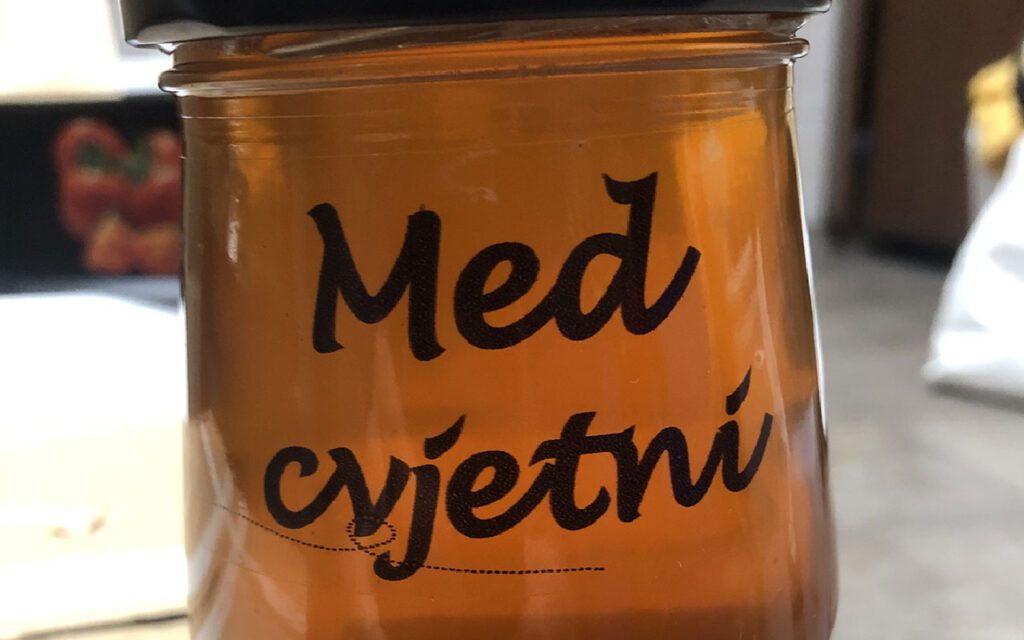 Cvjetni med