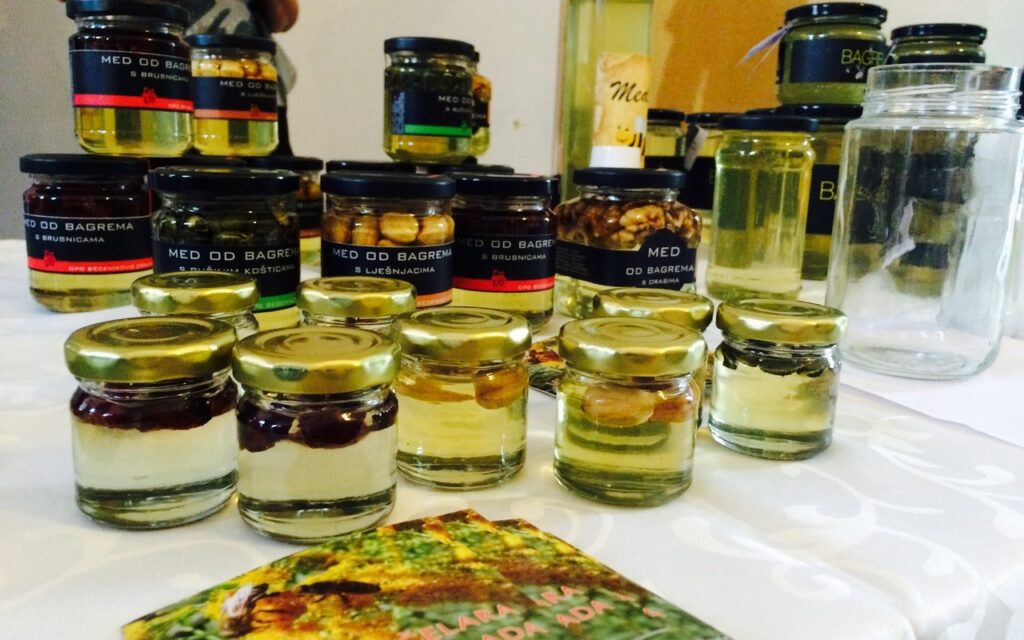 zagorski-bagremov-med-cvjetni-livadni_27